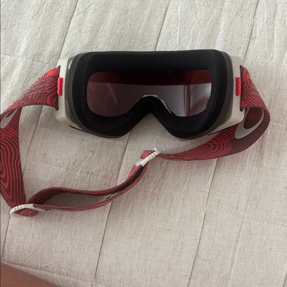 Oakley Prizm ski/board Goggles - Blue and Red Strap main image 4
